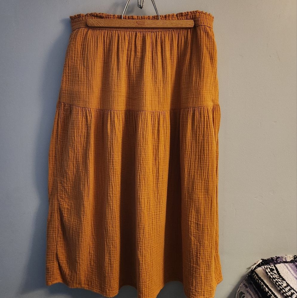 Universal Thread midi skirt w pockets